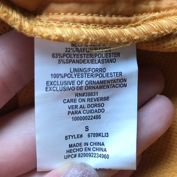 XOXO skirt with gold buttons - Picture 5 of 5